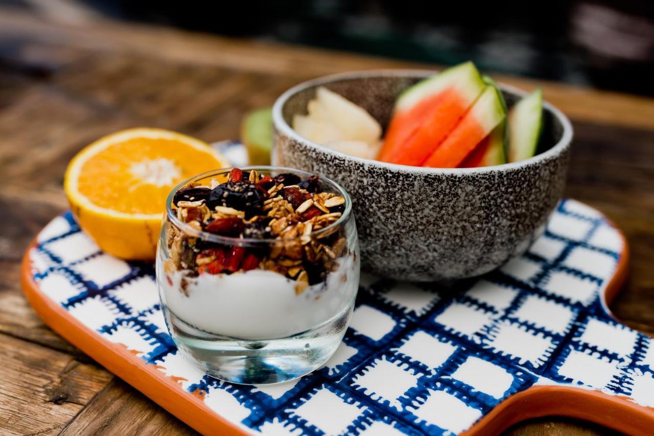 138 Liberdade Hotel Lisboa Kültér fotó Fruit and granola