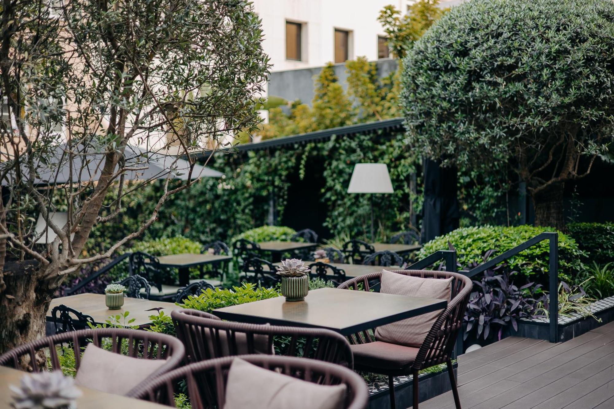138 Liberdade Hotel Lisboa Kültér fotó The garden of the hotel